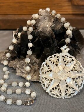 Vintage Mother of Pearl, Bethlehem Star necklace, Estate piece